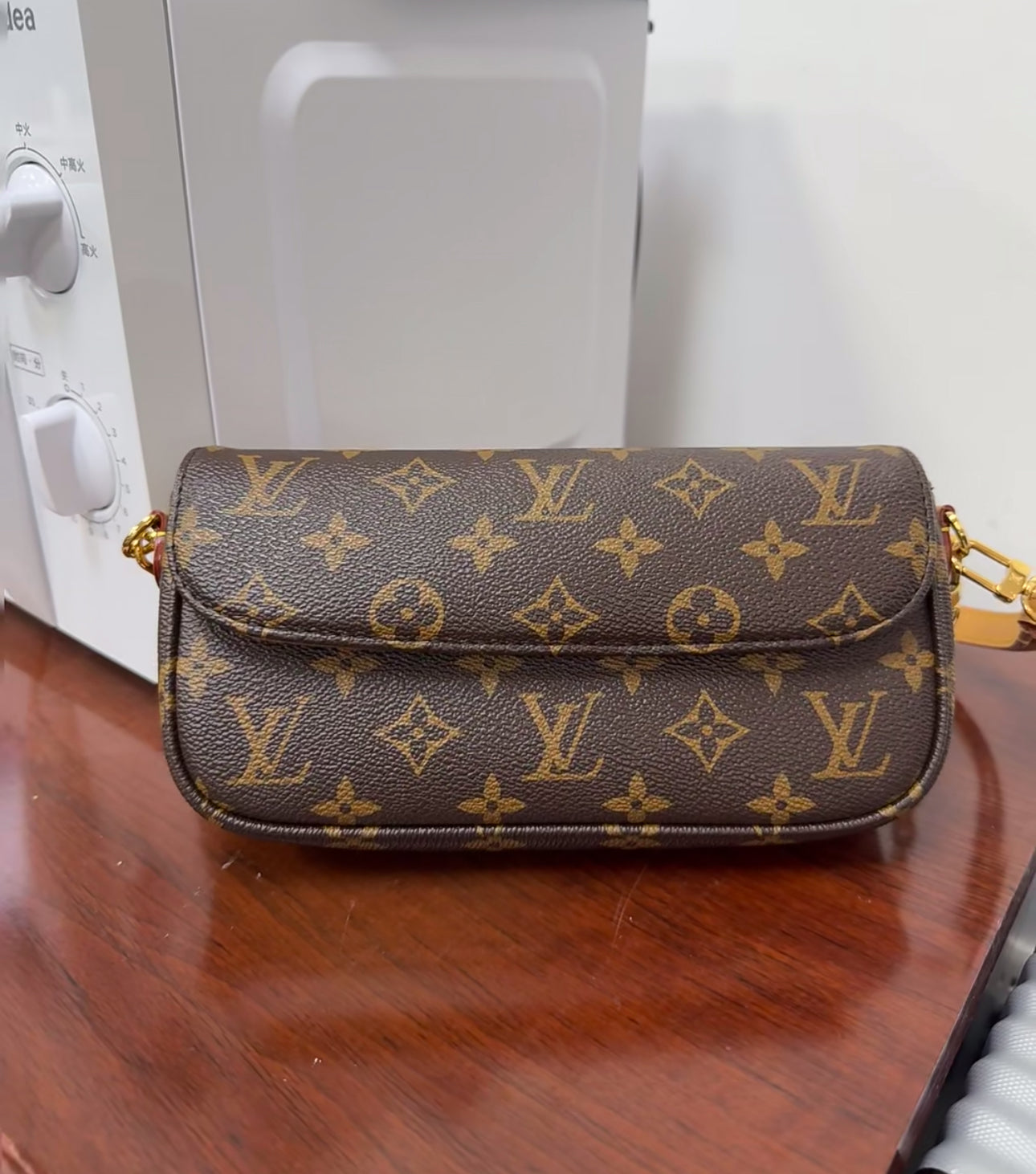 LV WOC