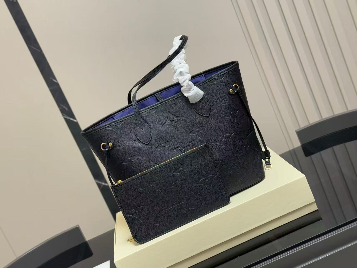 lv 黑色压纹托特包 32/28